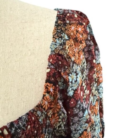 Free People Square Neck Smocked Puff Sleeve Floral Crop Top In Dark Combo Lr NWT - Picture 4 of 16